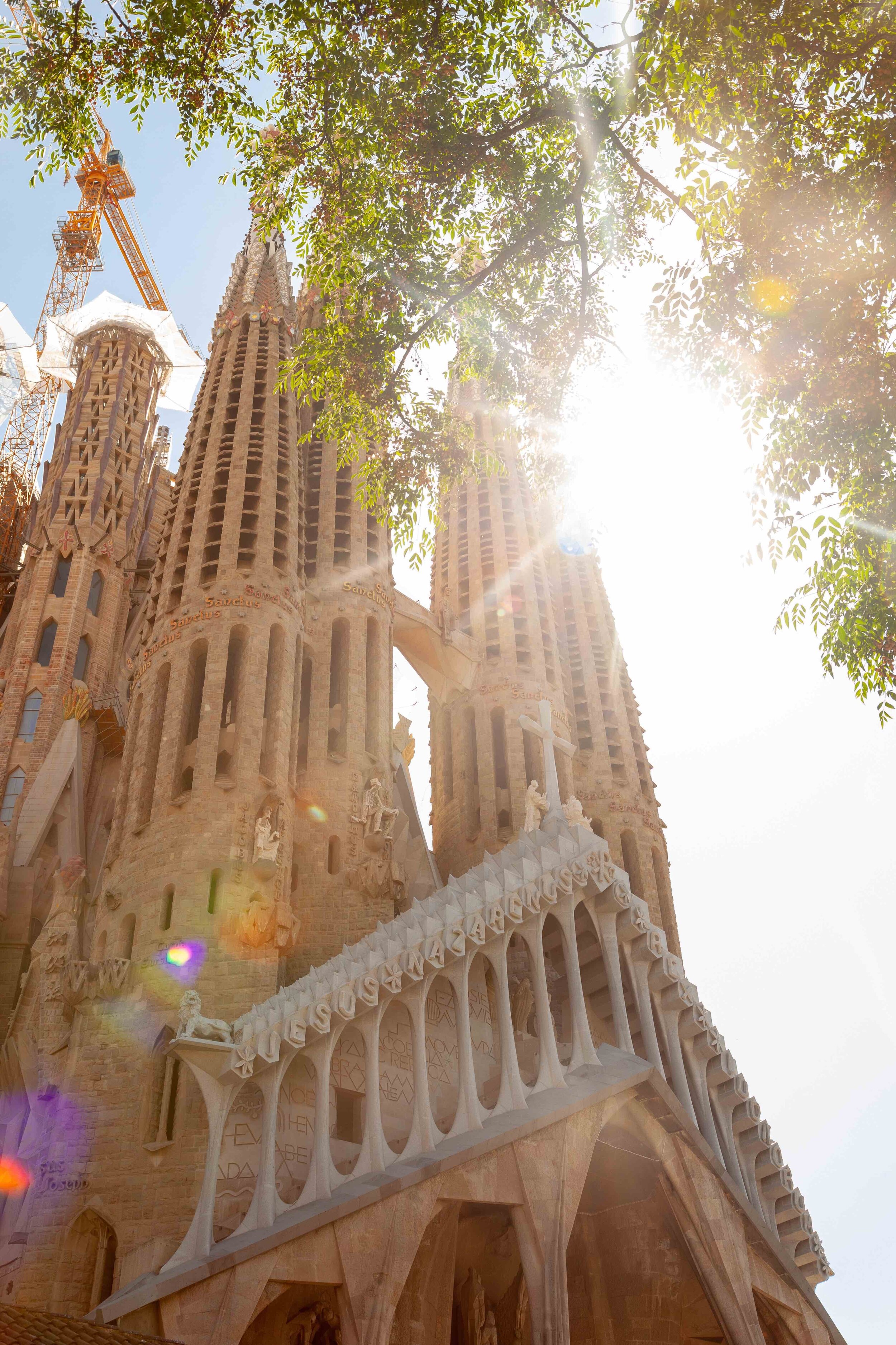 You will be able to hop on hop off unlimited times during 24 hours from the moment you . How To See Barcelona Ready Roam