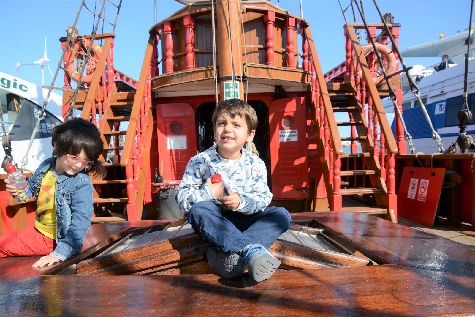 Descubre todas las actividades y planes con niños que hay en barcelona: Barcelona Con Ninos Paseo En Barco Bebe Friki