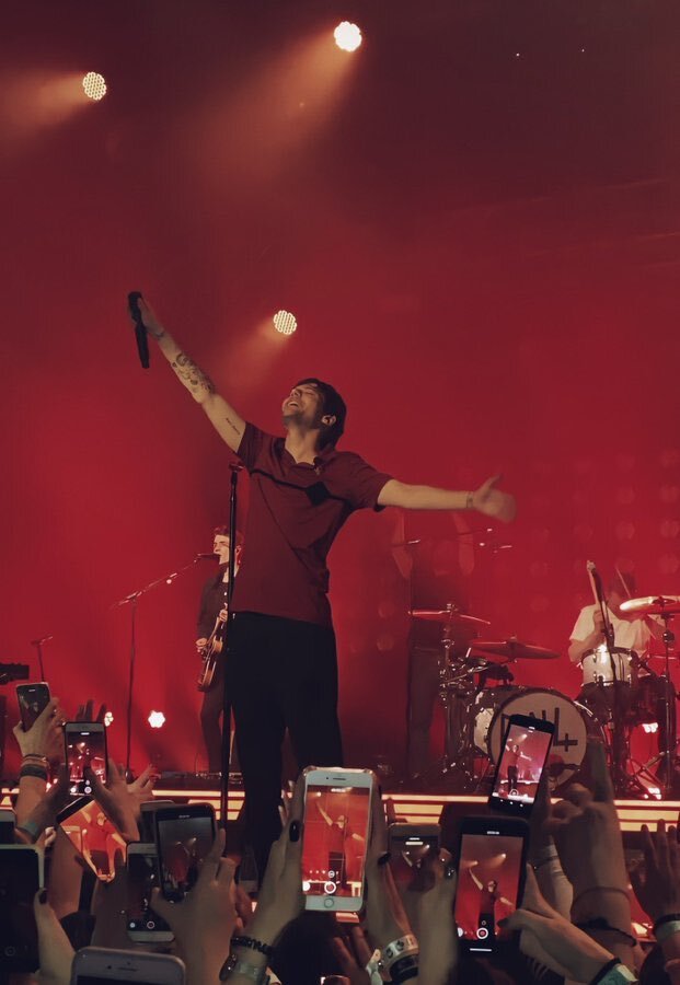 Some of these routes may even be available as a part. Louis Tomlinson Kicks Off Tour In Barcelona Lthq Official Louis Tomlinson Walls