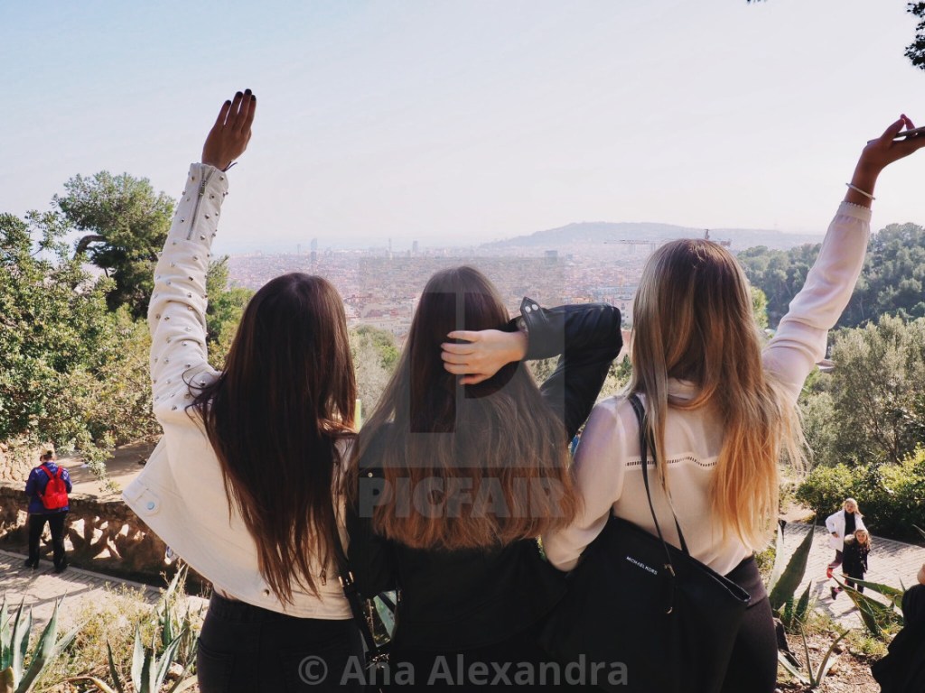 Amazing Barcelona Travel Friends Package