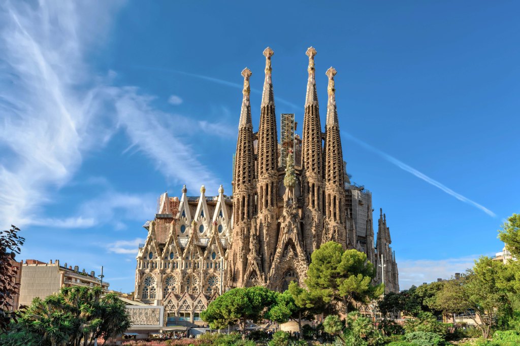 27+ Spanish Tourist Attractions Barcelona Package