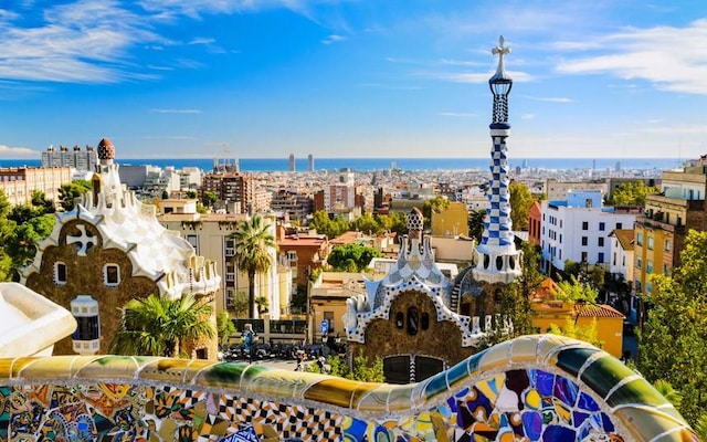 Exploring Tour Guide In&nbsp;Barcelona