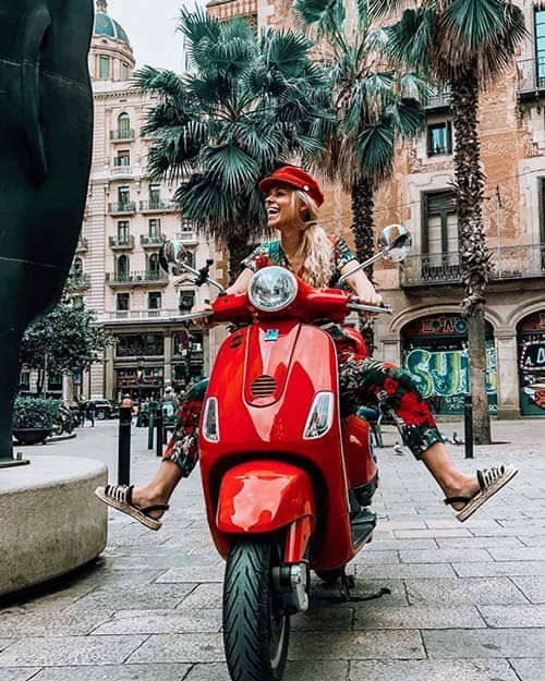 Exploring Barcelona Vespa&nbsp;Tour