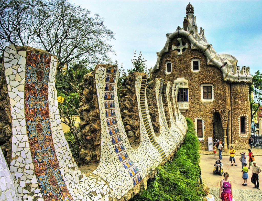 29+ Barcelona Famous Attractions