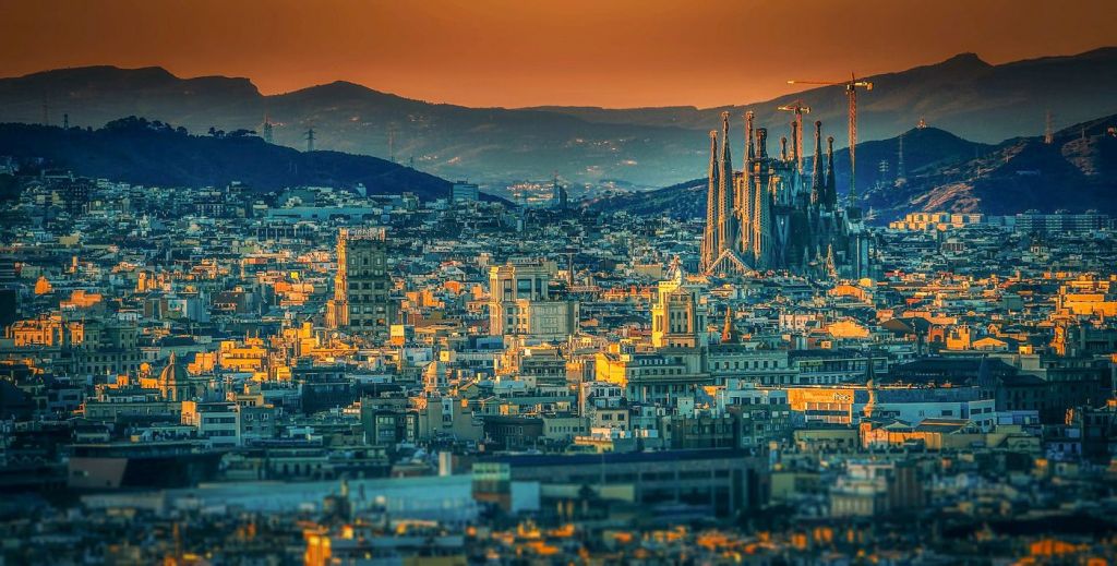 Amazing Barcelona Travel Guide&nbsp;Expedia